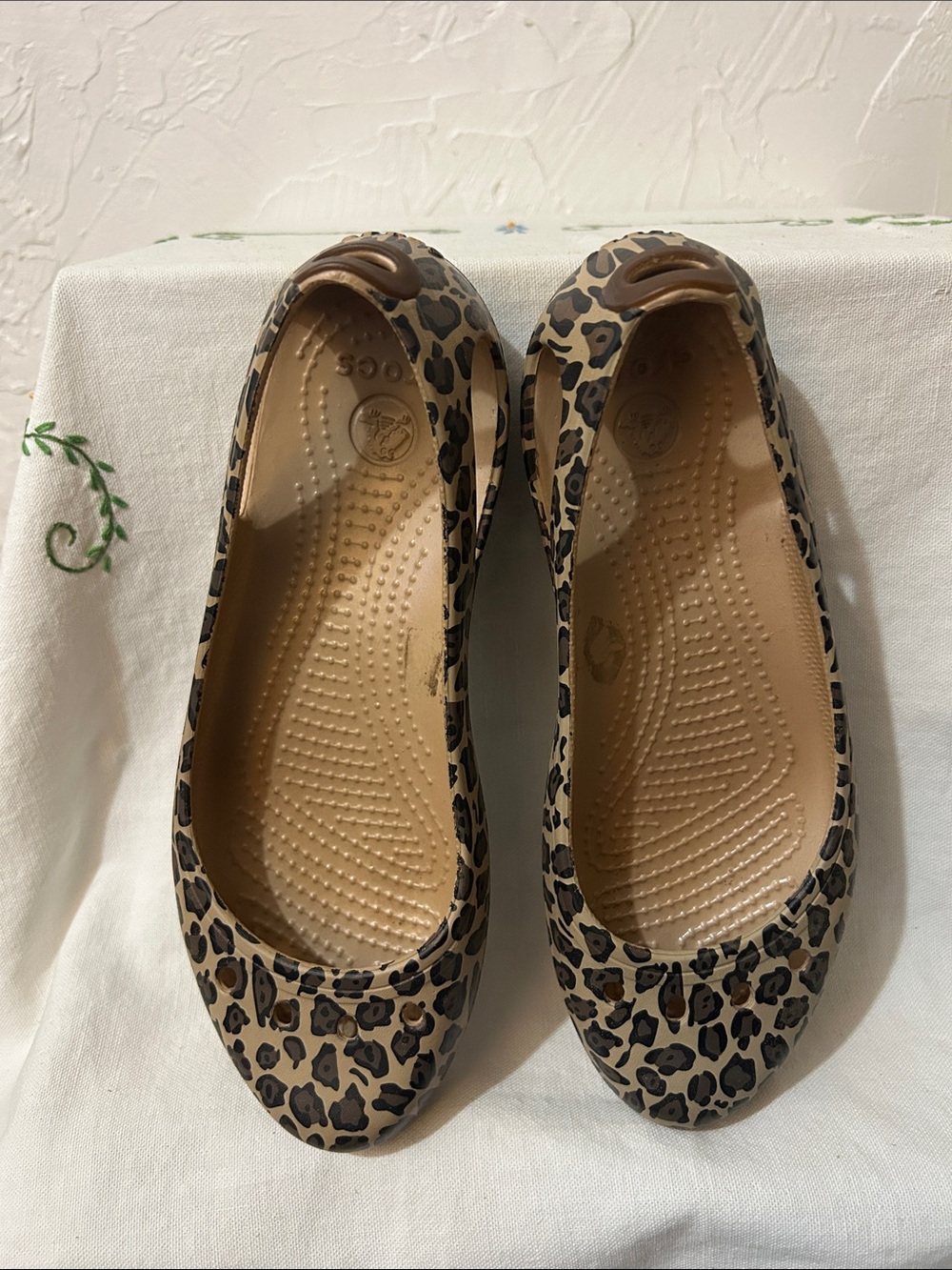 CROCS Leopard-Print Ballet Flats in Tan and Black - Picture 6 of 7